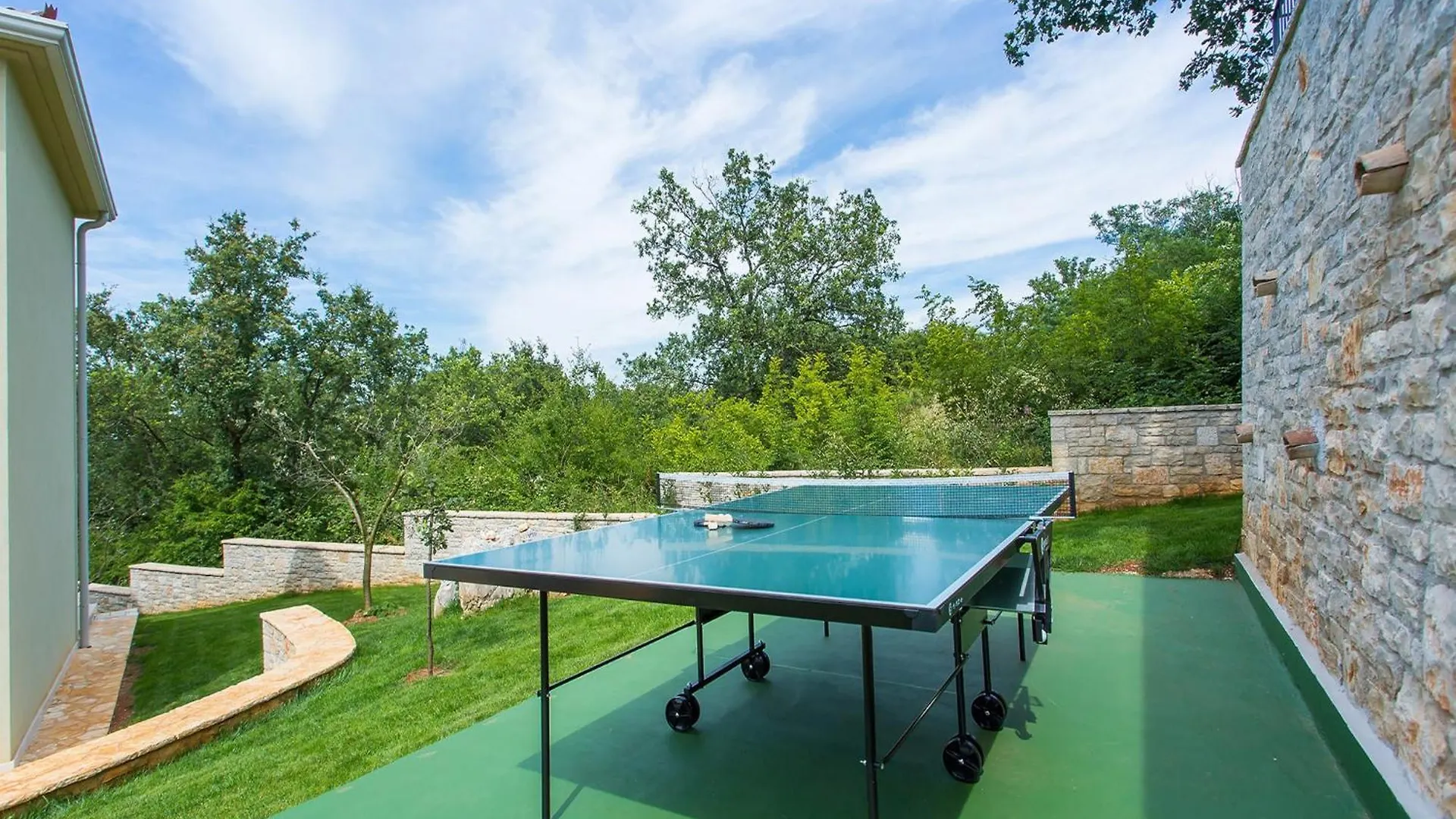 Scenic Villa Near Fuente Beach Poreč 0*,
