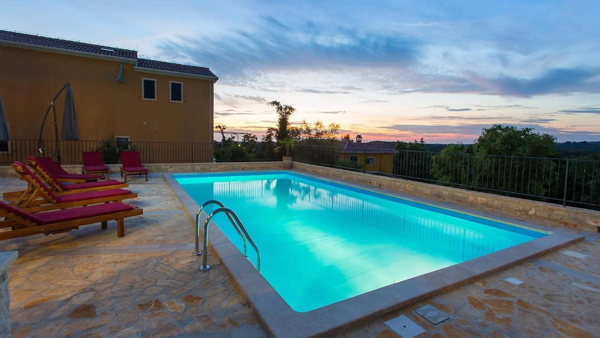 Scenic Villa Near Fuente Beach Porec