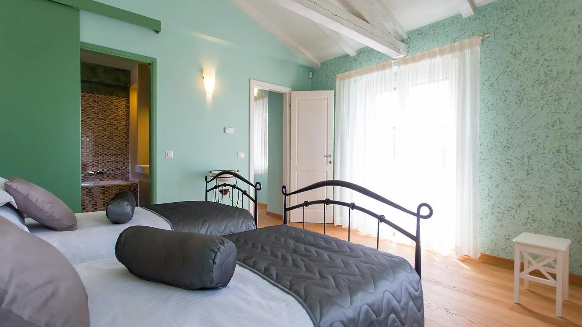 Scenic Villa Near Fuente Beach Porec Croatia